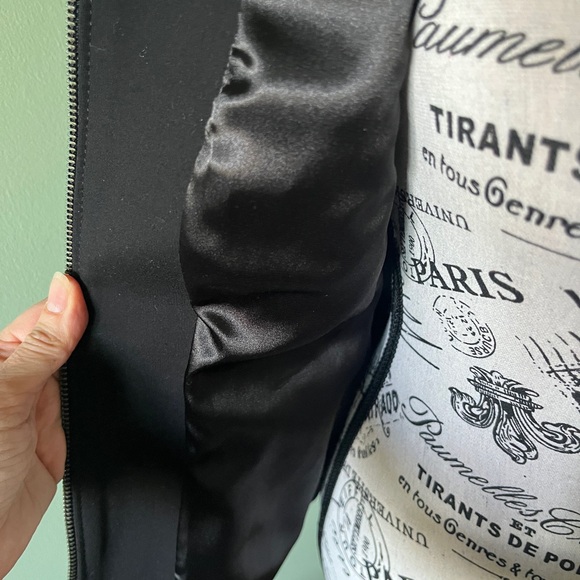 Stylish Danier leather and fabric jacket - Picture 9 of 10